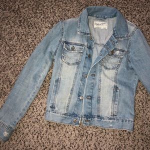 Light wash fitted denim jacket